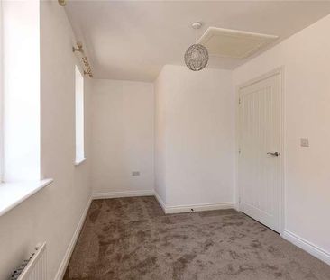 Hirschield Drive, Leybourne, West Malling, Kent, ME19 - Photo 4