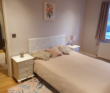 1 Bed Flat, High Street, W3 - Photo 4