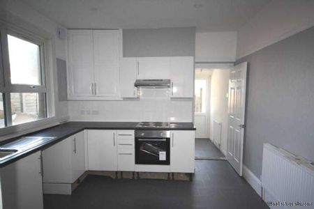 1 bedroom property to rent in Westcliff On Sea - Photo 2