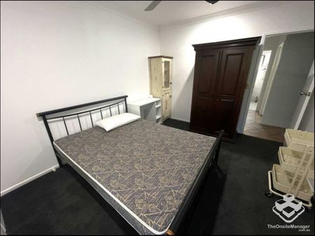 Shared acreage home - Photo 2