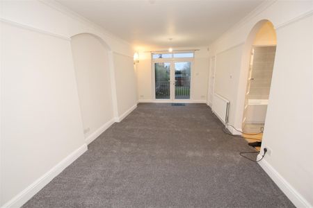 2 bedroom End Terraced to let - Photo 4