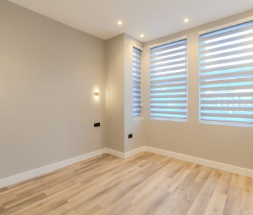 Stunning Recently Converted Ground Floor Maisonette with Smart Home... - Photo 6