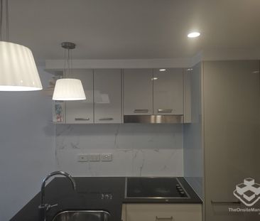 1 bedroom near new apartment in trendy Taringa at $530/W till 17/11... - Photo 3