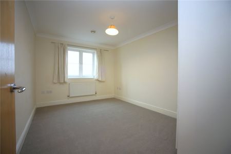 Brookbank Close, - Photo 3