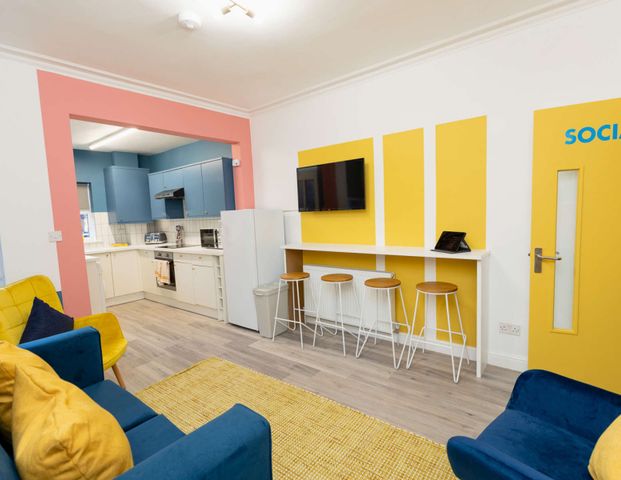 Denham Road Bedroom 4: Second Floor - Rear Study Bedroom - Photo 1