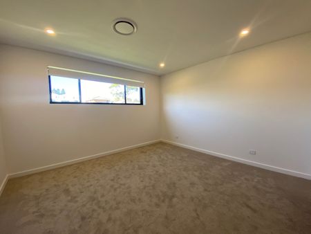 Modern Coastal Townhouse with Quality Finishes - Photo 4