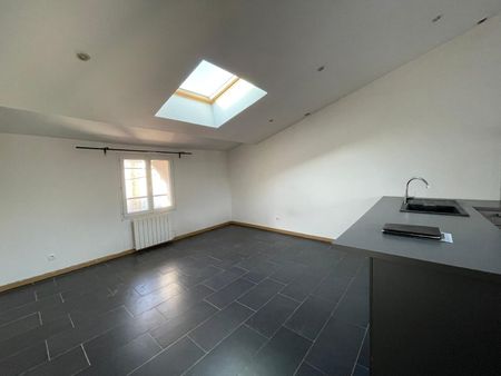 Location Appartement 2 pièces 45m² TOURVES 83170 - Photo 3