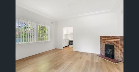 ***SUNNY AND BRIGHT ONE HOUSE*** - Photo 5