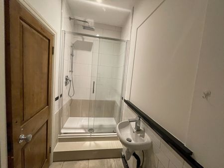 Room in a Shared Flat, High Road, NW10 - Photo 2