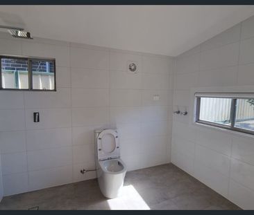 Renovated 3 bedroom family home FAIRFIELD - Photo 6