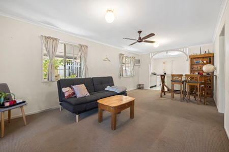 101 Dewar Terrace, Sherwood QLD 4075 - House For Rent | Domain - Photo 5