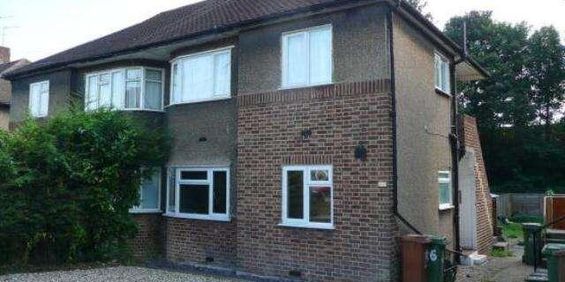 Eversley Avenue, Barnehurst, Kent, DA7 - Photo 3