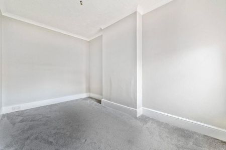 3 bedroom end of terrace house to rent - Photo 5