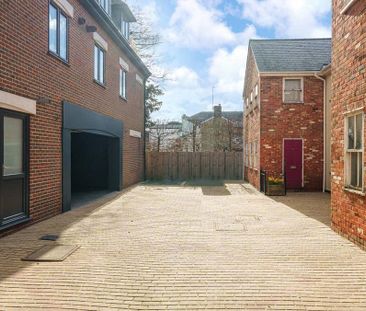 1 bedroom penthouse to rent - Photo 2