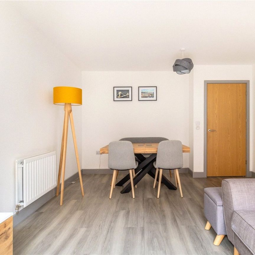 Paintworks, - Photo 1