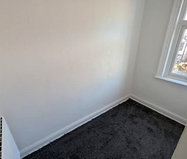 To Let 2 Bed Mid Terraced House - Photo 3