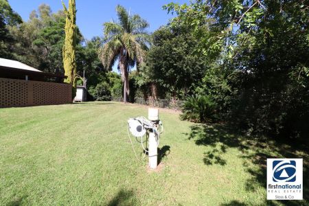 Large 4 Bedroom Home- Break lease. Rent will increase mid February. to $495 p/w - Photo 4