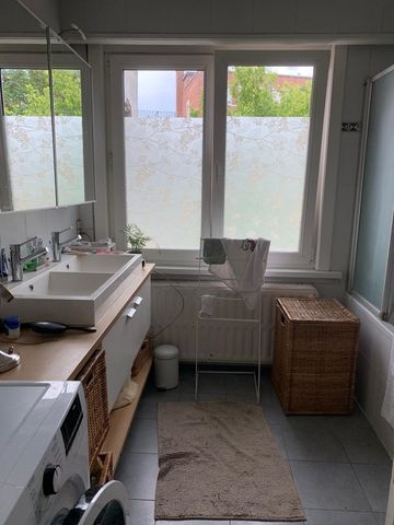 Huis in het gezellige Berchem zoekt extra bewoner(s) - Foto 4