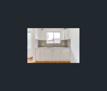 Recently Renovated One Bedroom Apartment - Photo 3