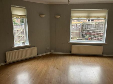 4 bedroom house to rent - Photo 2