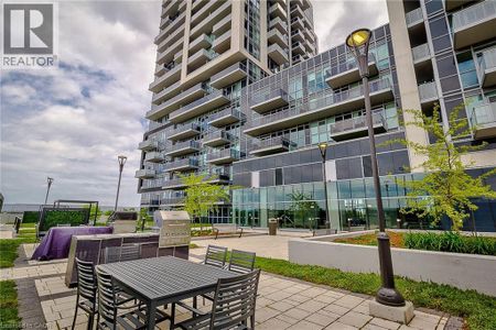 2093 FAIRVIEW Street Unit# 1810, Burlington, Ontario, L7R0E6 - Photo 5