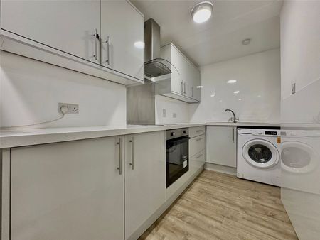 Gordon Road, Camberley, Surrey, GU15 - Photo 4