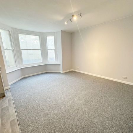 2 Bedroom Flat, Buckingham Road, Brighton - Photo 2