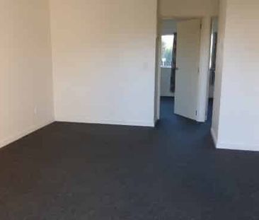 Modern, Warm & Low-Maintenance 2-Bedroom Apartment with Sunny Balco... - Photo 1