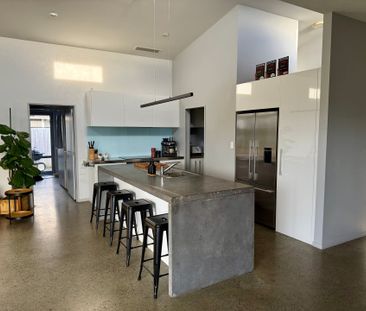 Spinnaker Bay Family Living - Photo 4