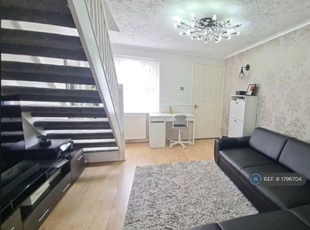 2 bedroom terraced house to rent - Photo 2