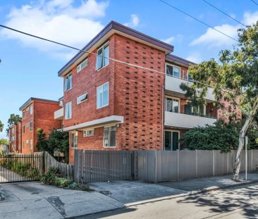 Charming 1-Bedroom Unit in Prime St Kilda East Location - Photo 4