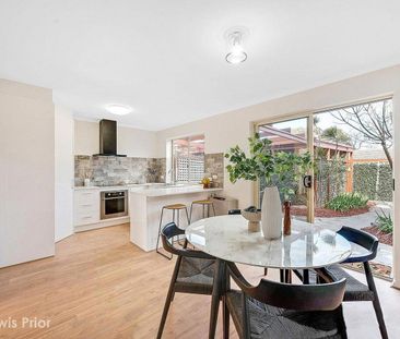 Parkside Living - Renovated 3 Bedroom Townhouse Moments from Everyt... - Photo 3