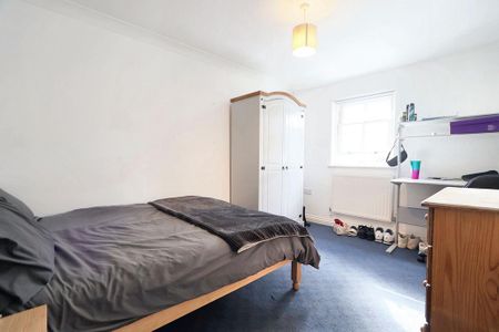 6 bedroom terraced house to rent - Photo 3