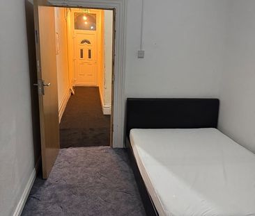 Room in a Shared Flat, Bristol, BS2 - Photo 6
