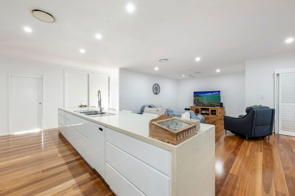 1 Raewood Close, Coral Cove QLD 4670 - House For Rent | Domain - Photo 1