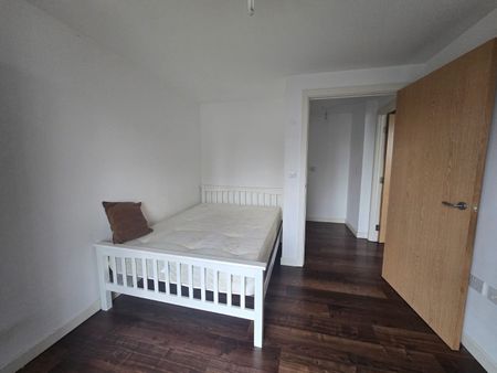 3 Bed Flat, Fairchild House, E2 - Photo 3