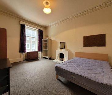 4 bedroom flat to rent - Photo 4