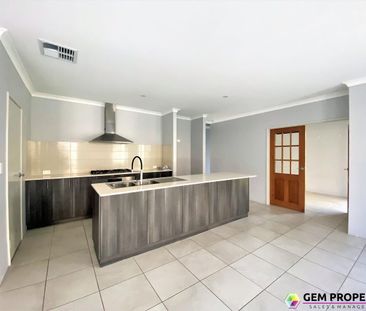 4x2 + Theatre + Games Room! - Photo 4