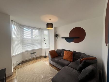 2 Bed Semi-Detached House, Woodhouse Hill Road, LS10 - Photo 2