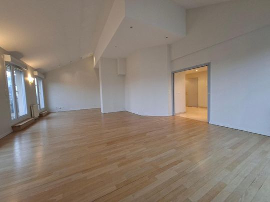 Location Appartement 5 pièces 121m² LYON 6ème - Photo 1