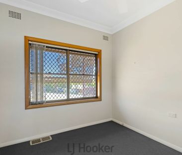 Spacious Family Home in Prime Location - Photo 5