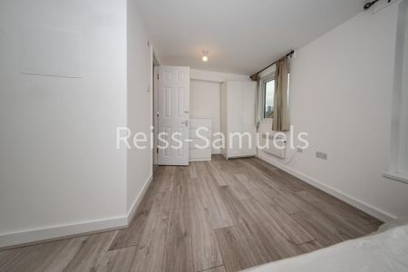6 bedroom townhouse to rent - Photo 3