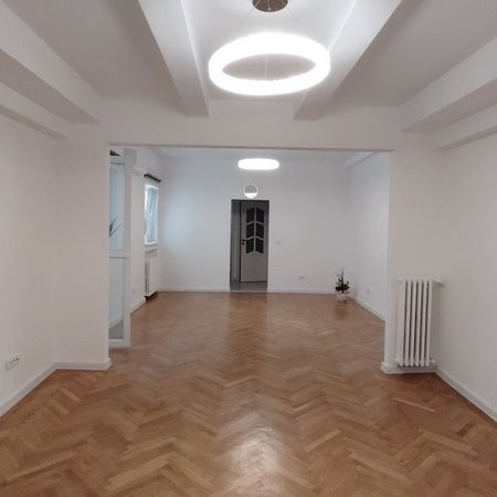 Inchirieri Apartamente 5+ camere Bucuresti - Photo 1