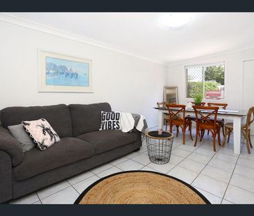 16 Bath St, Labrador QLD 4215 - House For Rent | Domain - Photo 2