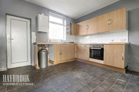 2 bedroom terraced house to rent - Photo 3