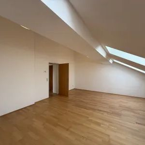 Charmante 1-Zimmer-Dachgeschosswohnung in zentraler Lage | Servitengasse **VIDEOBESICHTIGUNG** - Photo 3