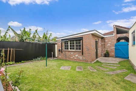 Charming 1-Bedroom Granny Flat - Photo 4