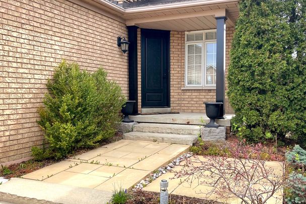 For Lease - 401 Cranston Park Avenue, Vaughan, Ontario - Photo 1