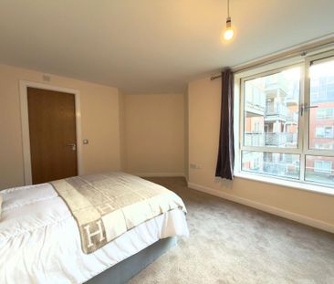 1 bedroom in a flat share to rent - Photo 5