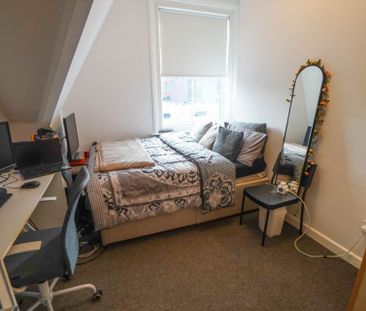 3 Bedroom Flat To Rent in Lansdowne - £1,350 pcm Tenancy Info - Photo 5